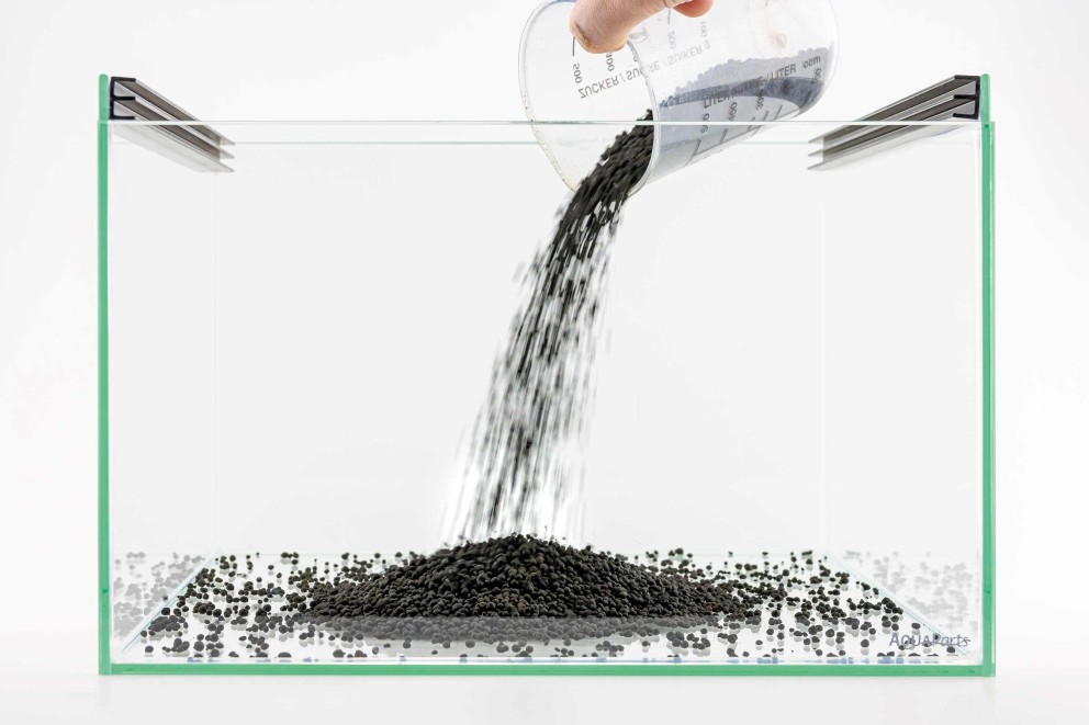  Remplir l'aquascape de substrat de fond 