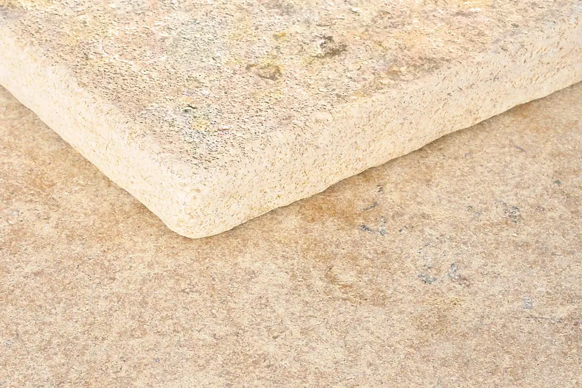 Terrassen aus Kalkstein, gelb braun
Terrassen aus Kalkstein, gelb braun