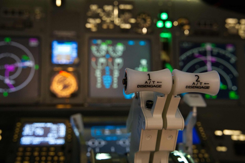 Les commandes du simulateur de vol que le Munichois Stephan Buchmann a construit. Les commandes du simulateur de vol que le Munichois Stephan Buchmann a construit.