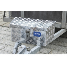 Aluminium Werkzeugkiste für Anhänger mit Alutec München Logo