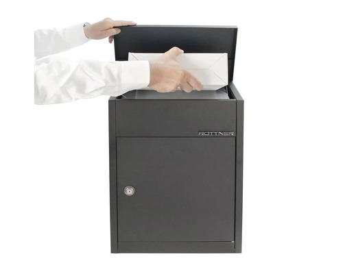 Boîte aux lettres avec compartiment à colis pour la réception de colis par une personne