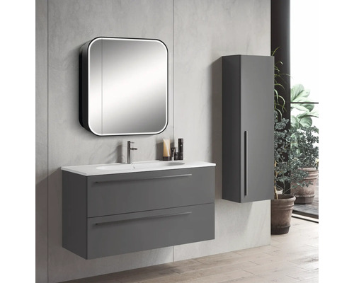 Modernes Badezimmer mit grauem Unterschrank, Waschbecken, Spiegelschrank und Hochschrank für eine stilvolle Einrichtung.