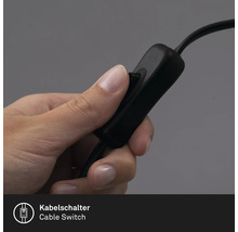 Bedienung eines Kabelschalters an einem Stromkabel