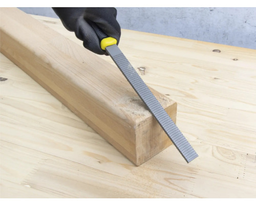 Holzbearbeitung mit einer Raspel