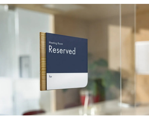Schild mit der Aufschrift Besprechungsraum reserviert