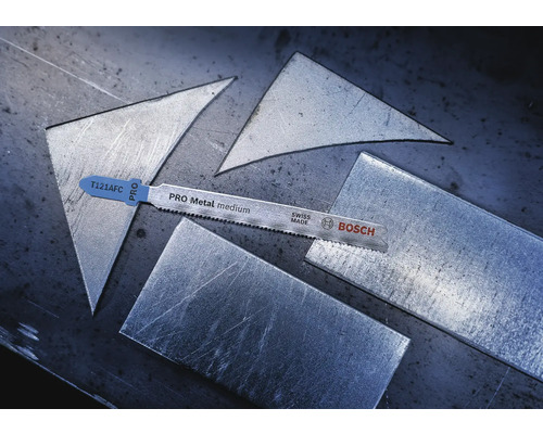 Lame de scie sauteuse Bosch Pro Metal Medium avec découpes de métal