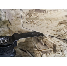 Oszillationswerkzeug sägt Holzplatte