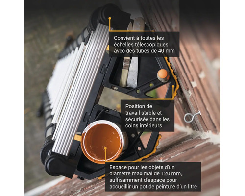 Gros plan d''une échelle télescopique avec rangement pour pots de peinture et pinceaux
