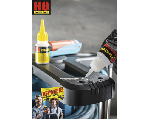 Application de HG Power Glue sur une surface.