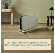 Radiateur élégant et portable dans un espace de vie avec panneau de commande