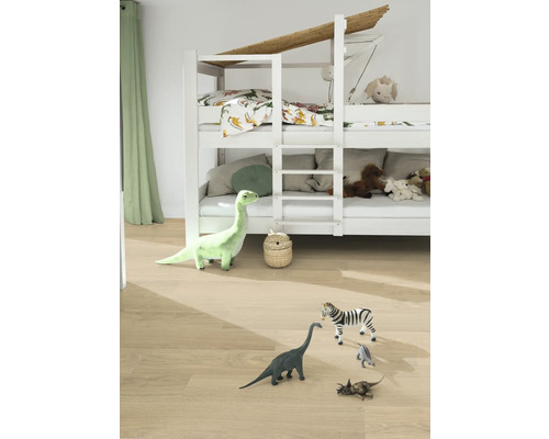 Kinderzimmer mit Etagenbett und Spielzeugfiguren