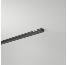 Schwarze Deckenschiene zur Beleuchtung