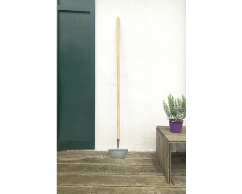 Pelle à poussière avec manche en bois pour l''extérieur