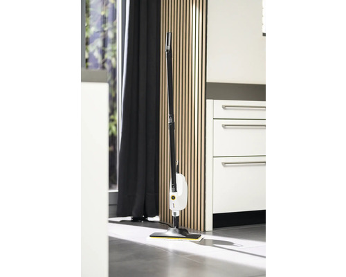 Nettoyeur vapeur dans une cuisine moderne