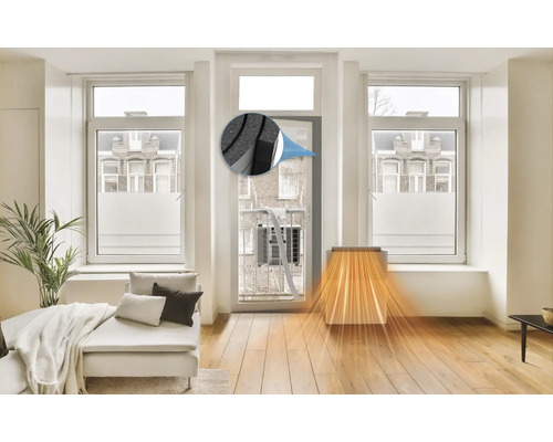 Photo d''intérieur d''un salon avec un climatiseur mobile monté à la fenêtre à l''aide d''un joint de fenêtre.