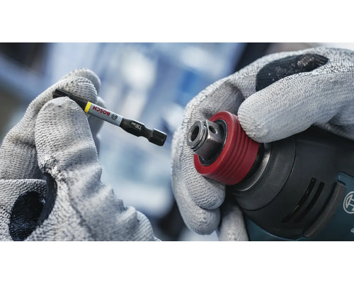 Logo Bosch sur un embout de tournevis avec porte-embout