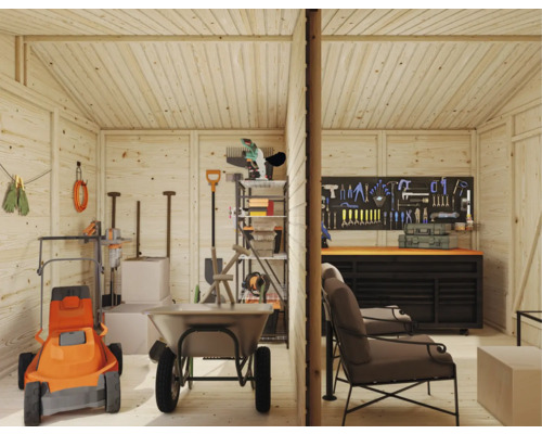 Intérieur d''abri de jardin avec outils, brouette et tondeuse à gazon