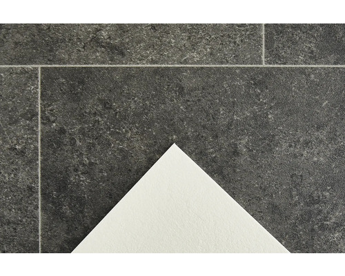 Nahaufnahme von Bodenfliesen mit Steinmuster