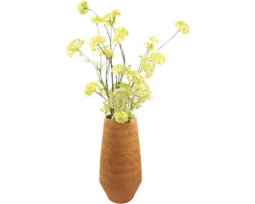 Dekorative Kunstblumen in gerillter Vase