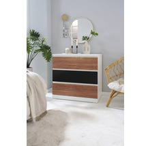 Kommode mit drei Schubladen im Schlafzimmer