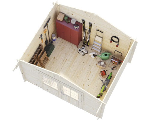 Intérieur d''une maison de jardin en bois avec équipement de jardin et de sport