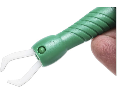 Zeckenentferner mit Kunststoffgriff und Zange