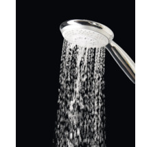 Handbrause mit fließendem Wasser