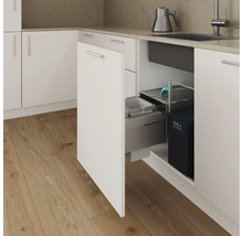 Évier de cuisine avec système de tri des déchets dans un placard de cuisine blanc