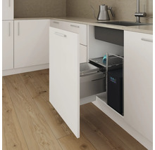 Évier de cuisine avec poubelle extractible dans une cuisine moderne