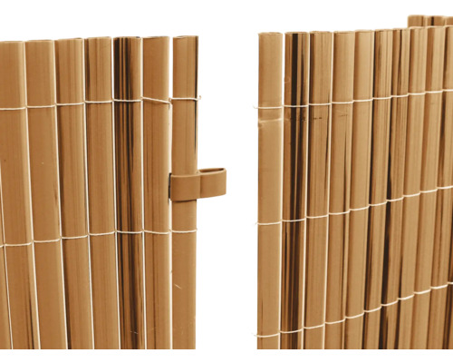 Vue détaillée d''une clôture en bambou avec fermeture