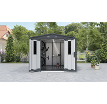 Metall Gerätehaus mit geöffneten Türen zur Aufbewahrung von Gartengeräten und Fahrrädern