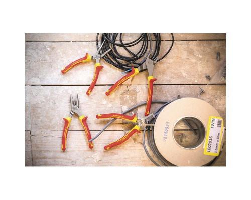 Jeu de pinces Stanley Fatmax avec différentes pinces et bobine de câble