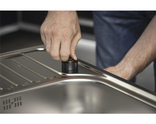 Montage d''un évier en acier inoxydable