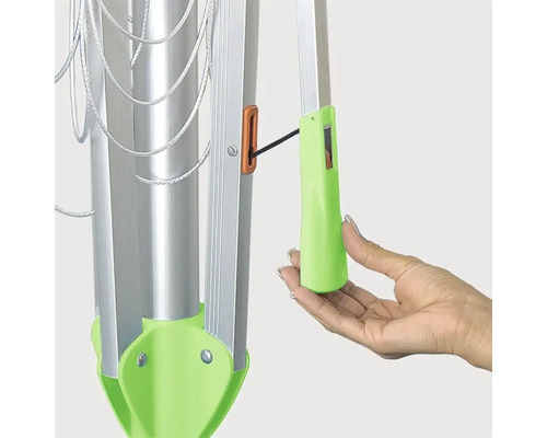 Detailansicht einer Wäschespinne mit Handgriffbedienung