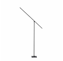 Schwarze Stehlampe mit geneigtem Lichtbalken auf quadratischem Sockel.