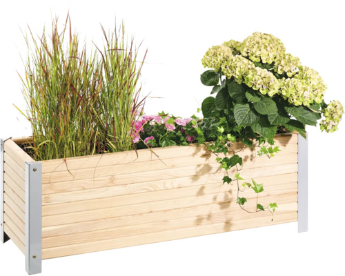 Jardinière en bois avec plantes