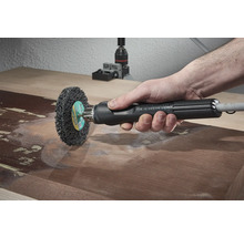 Embout de brosse métallique avec non-tissé abrasif pour perceuse lors du travail du bois.