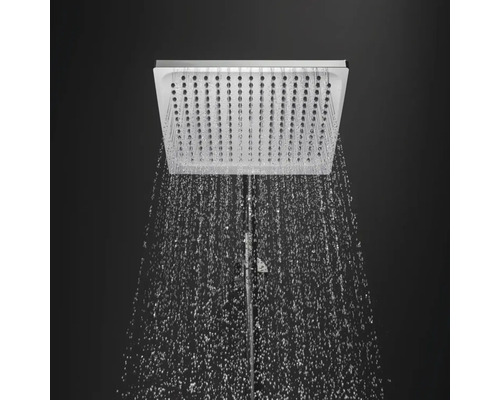 Rechteckiger Duschkopf mit Wasserstrahl