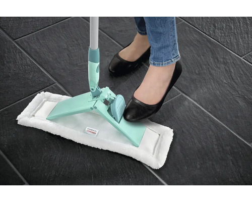 Wischmop mit Fussbedienung zum Auswringen des Mops