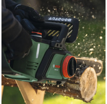 Tronçonneuse à batterie coupant du bois