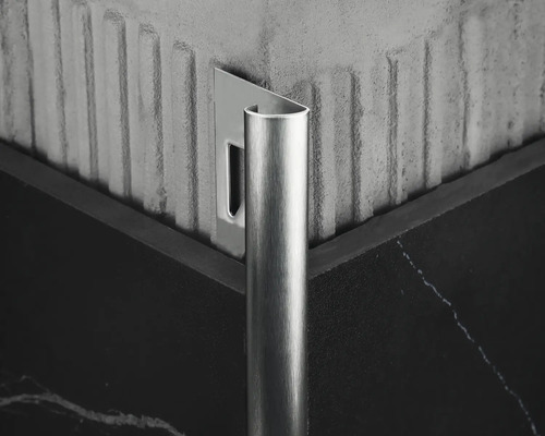 Fliesenprofil aus Metall zum Kantenabschluss an Wandfliesen