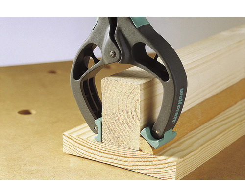 Serre-joint à une main Wolfcraft pour fixer les pièces de bois