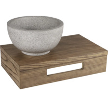 Schale auf Holztablett