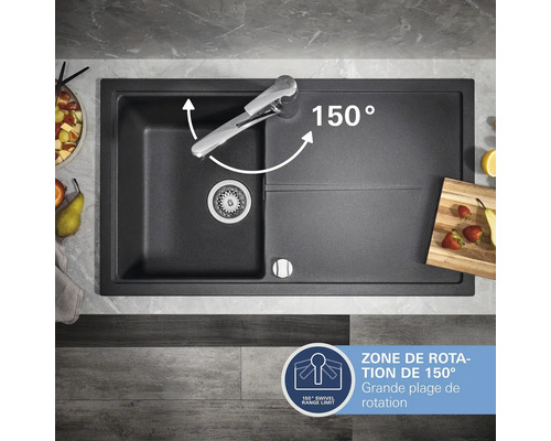 Évier de cuisine noir avec égouttoir et robinet pivotant