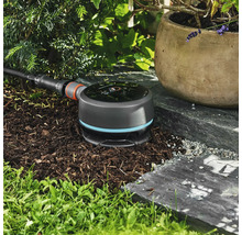 Commande d'arrosage Gardena dans le jardin pour un arrosage automatique