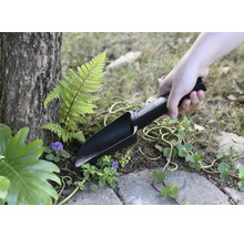 Pelle de jardin utilisée pour planter dans le jardin.