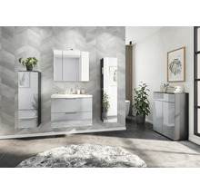 Modernes Badezimmer mit Waschbeckenunterschrank, Spiegelschrank, Hochschrank und Kommode