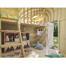 Cabane de jeux claire pour enfants avec échelle, étagères, fenêtre, porte et décoration