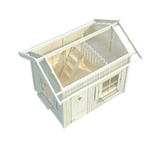 Maison de jeu en bois à l'état brut avec échelle et clôture