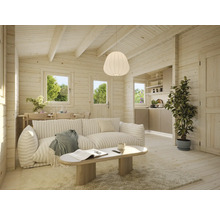 Helles Wohnzimmer mit Holzwänden, Sofa, Tisch und Zimmerpflanze